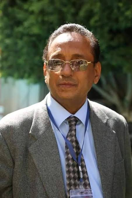 اختيارات.د/محمدالخامس المخلافي رسالة إلى الباحث الذي لا يرى خطر ما يفعل!!