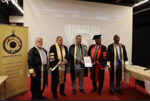 جامعة الاسطرلاب الدولية I.A.U  تمنح دولة رئيس جمهورية الصومال بالإنابة سابقًا، ورئيس البرلمان السابق، ووزير الدفاع السابق، وعضو البرلمان الحالي الدكتور محمد مرسل شيخ عبد الرحمن درجة الدكتوراه